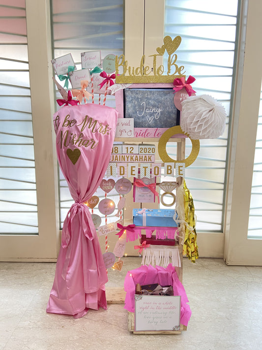 Bride to be Stand